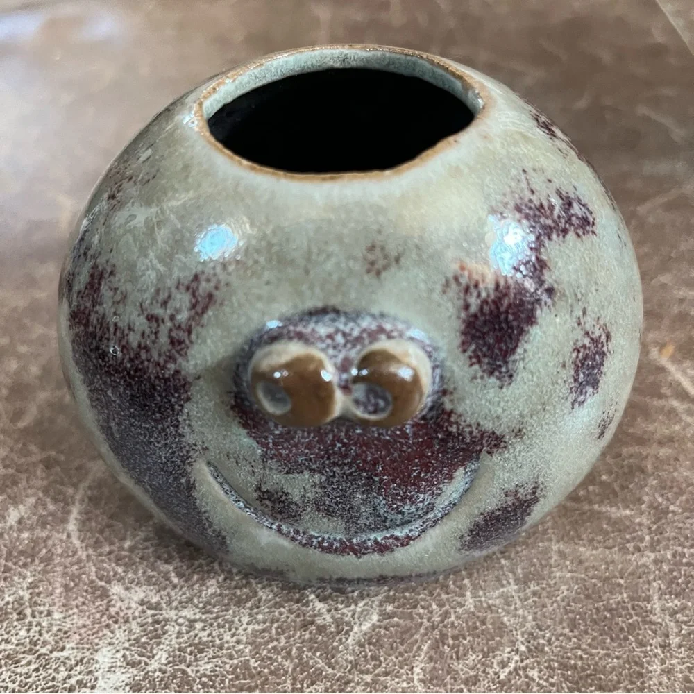 Whale Bud Vase Green Burgundy‎ Smiley Face Fish Studio Pottery Ceramic Beach Fun